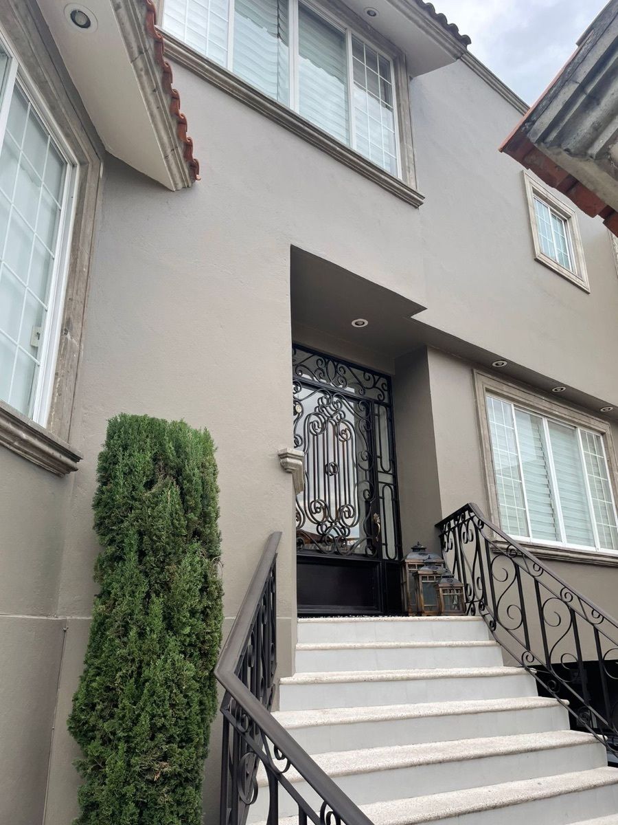 Casa en venta y renta en cerrada entre Herradura y Tecamachalco