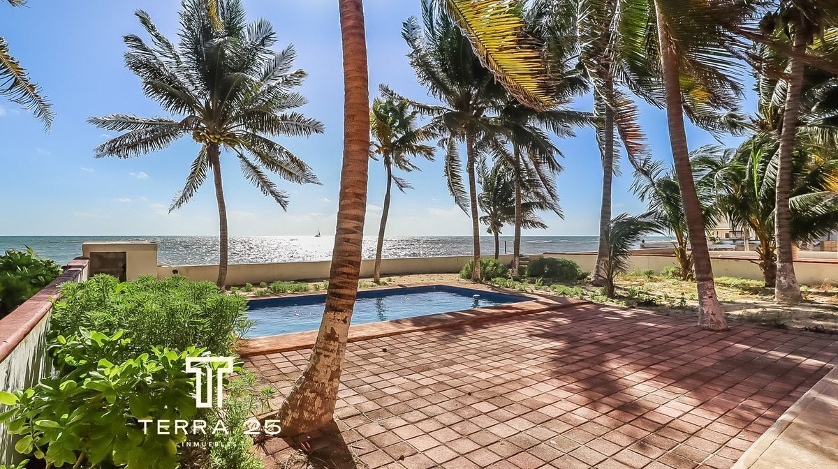 ESPECTACULAR CASA A PIE DE PLAYA EN PUERTO MORELOS A LA VENTA A PRECIO DE  TERREN