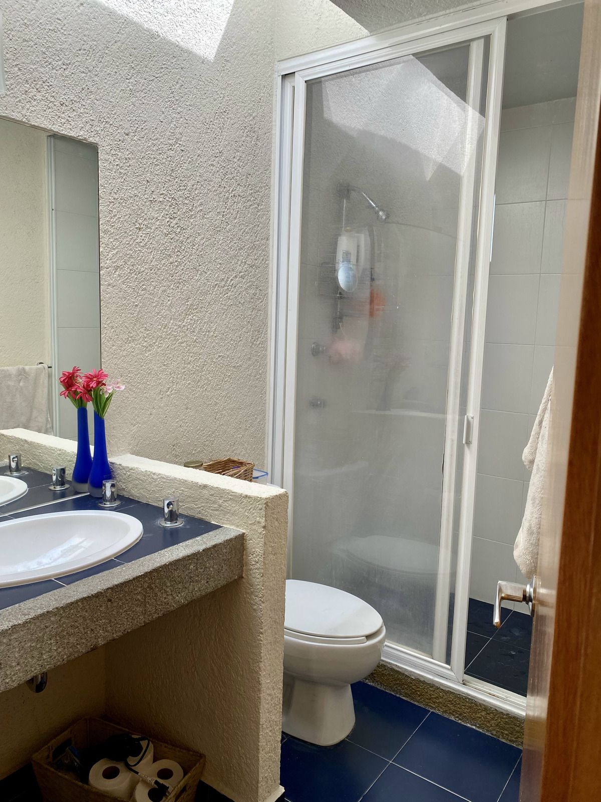 3 de 18: Baño recamaras secundarias 