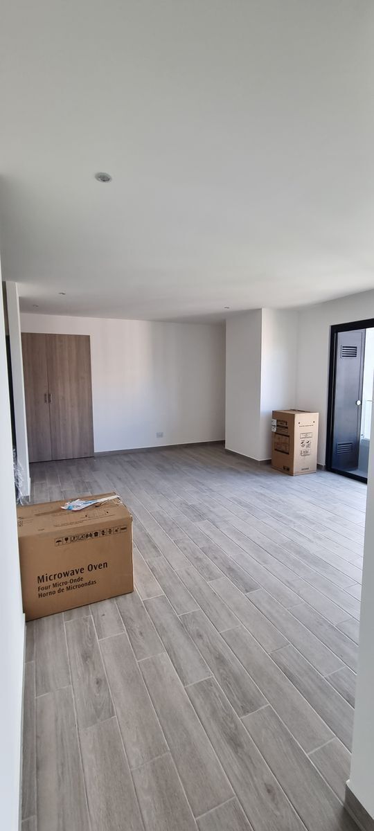 2 de 16: Sala y comedor