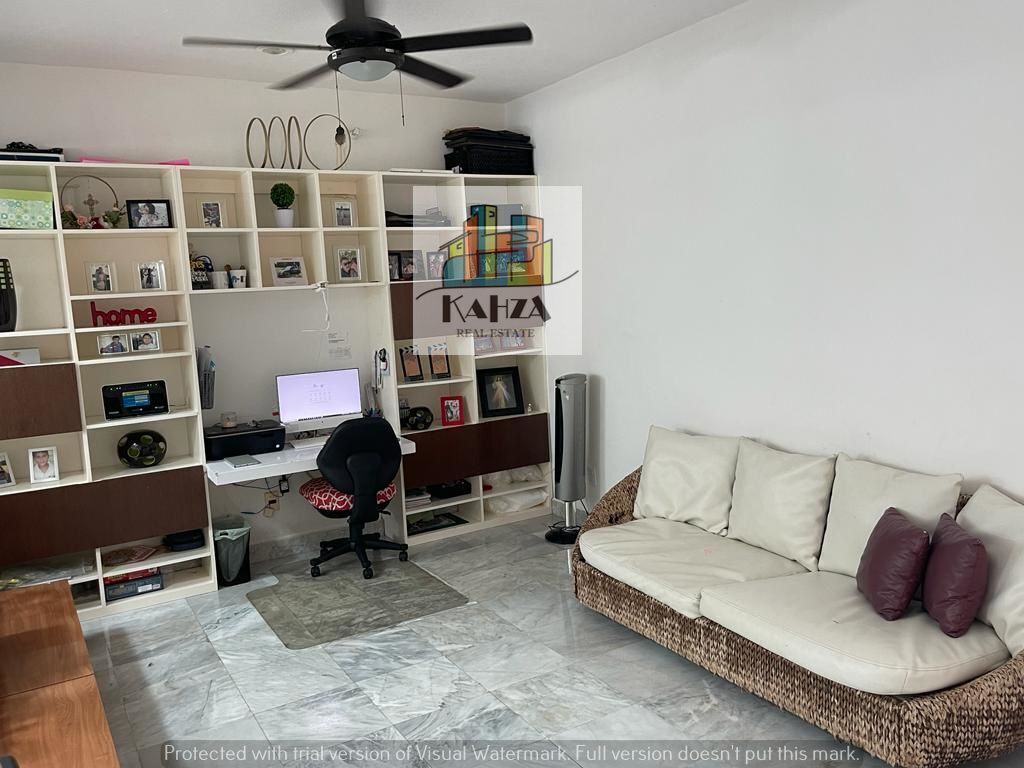 18 de 22: Salon o habitacion extra 
