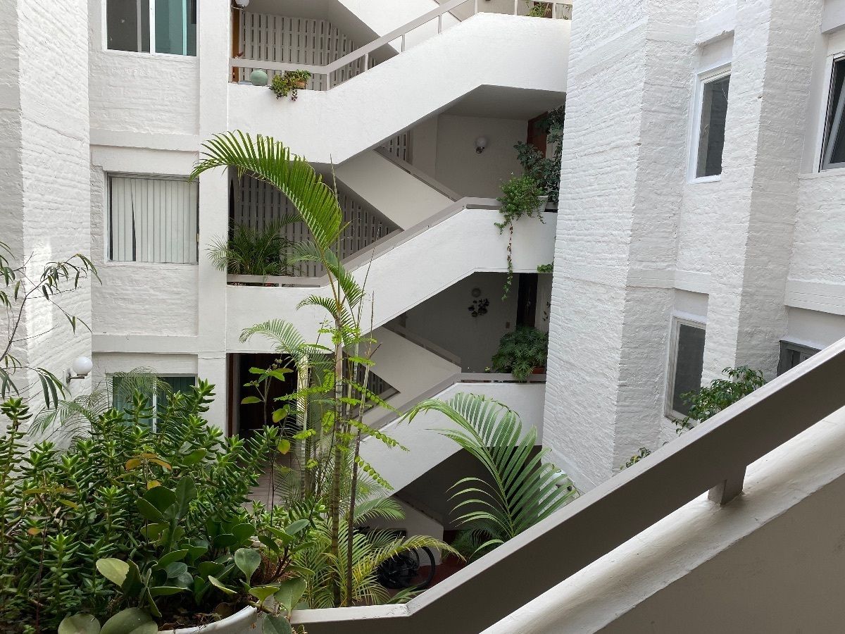 11 de 34: iluminado naturalmente con escaleras cómodas