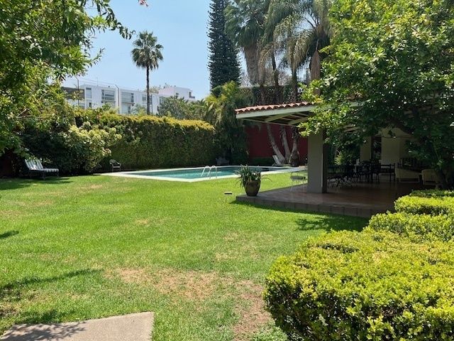 16 de 34: jardín con alberca y terraza