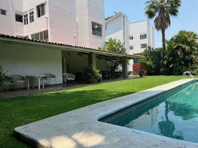 18 de 34: terraza techada
