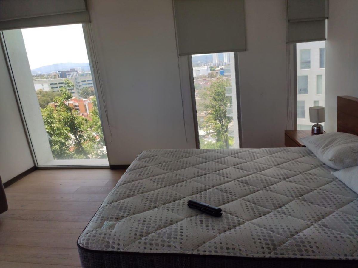 31 de 41: recámara principal con baño y vestidor