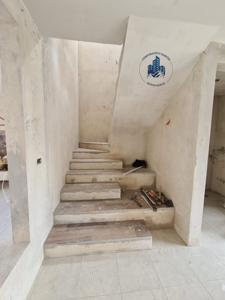 4 de 11: Cubo de escaleras. 