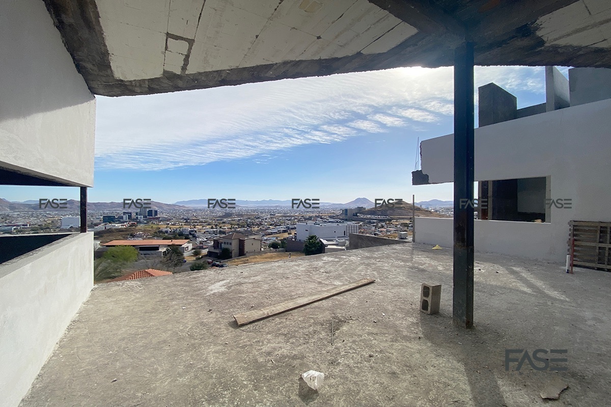 CASA EN VENTA EN DOMINION CON ALBERCA EasyBroker