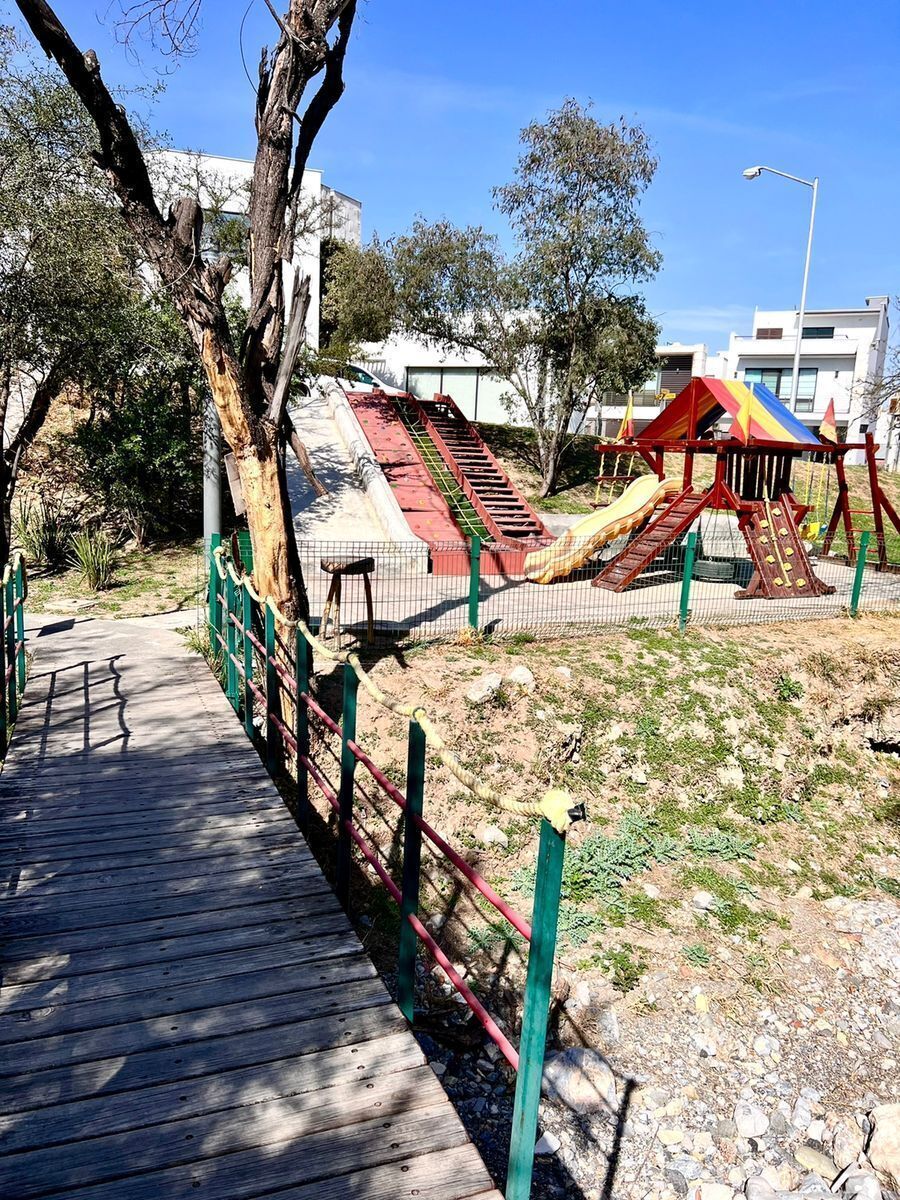 19 de 23: área de parque 