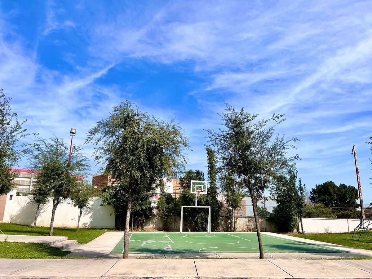 22 de 23: cancha de basquet