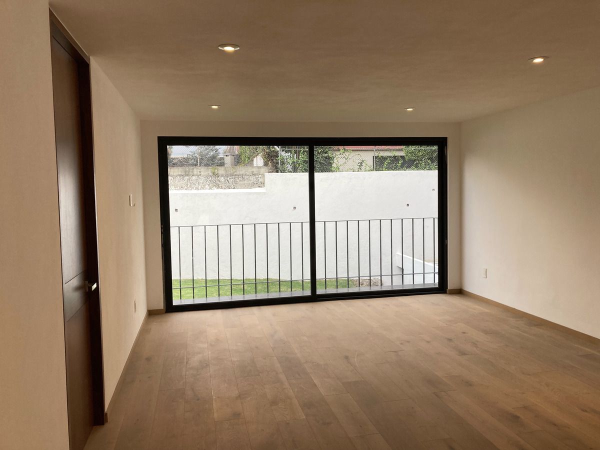RECAMARA CON BALCON CON VISTA A JARDIN