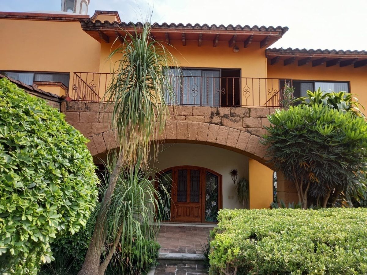 VENTA CASA EN CUERNAVACA EN RESIDENCIAL SUMIYA