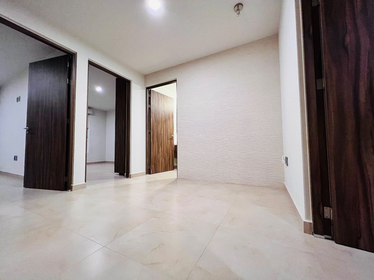 15 de 33: Recibidor 2do piso. 