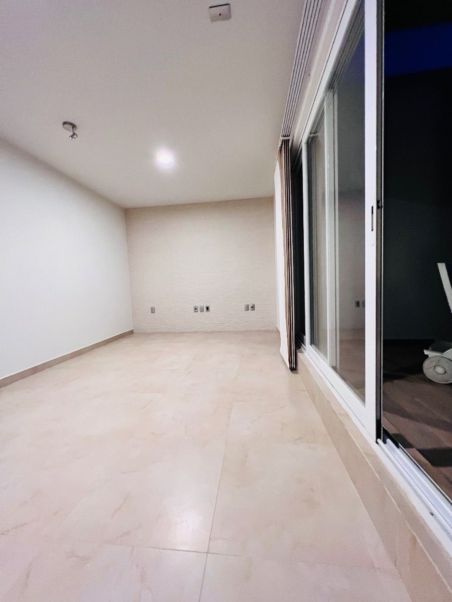 27 de 33: Área de TV 3er piso. 