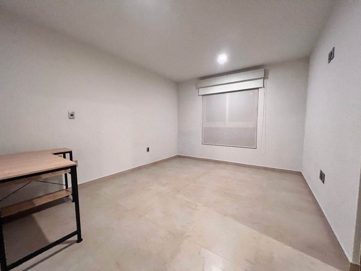 23 de 33: Recámara #4 ubicada en 3er piso. 