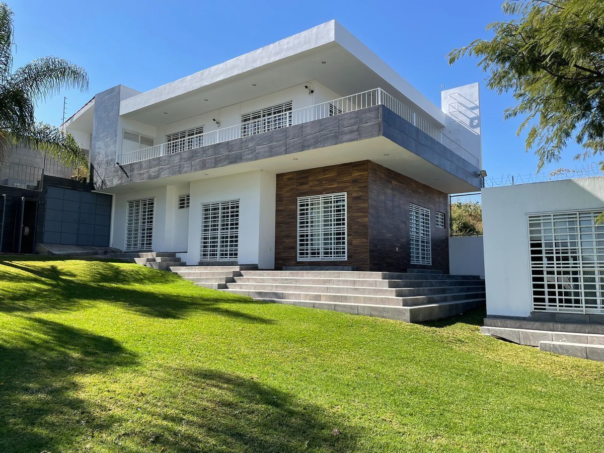 CASA A LA VENTA EN BALCONES DE LA CALERA TLAJOMULCO