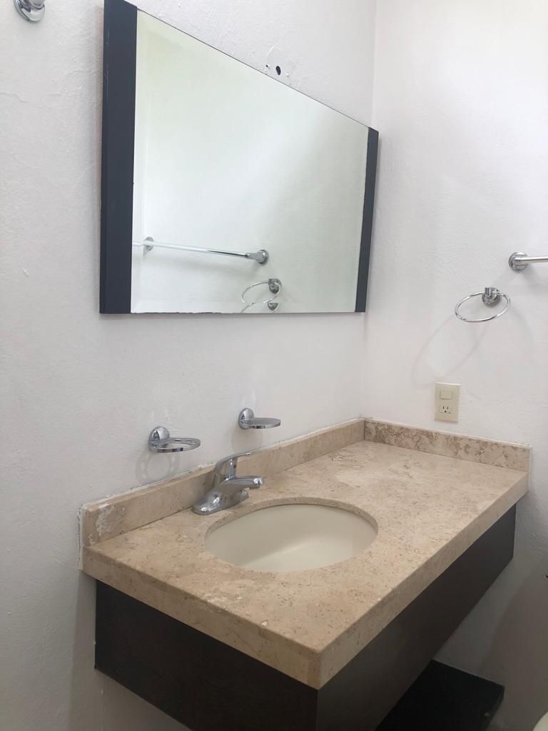 9 de 16: Limón 620, Colonia Bosques de San Gonzalo, C.P. 45134
