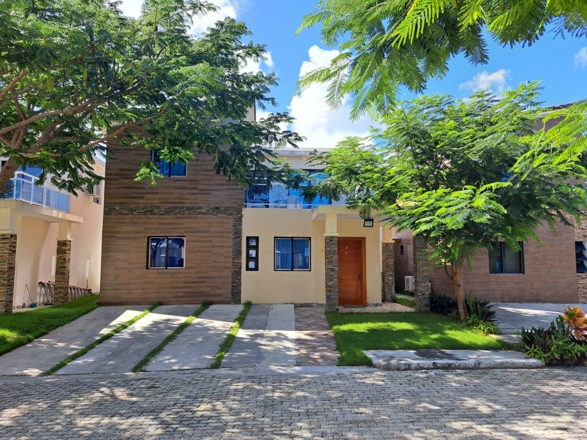 1 de 19: Frente de la casa