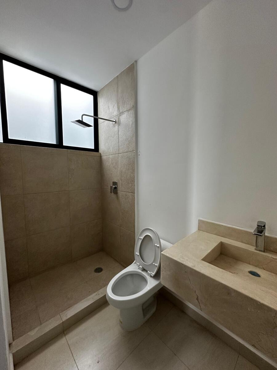 6 de 10: Baño Primera Recámara