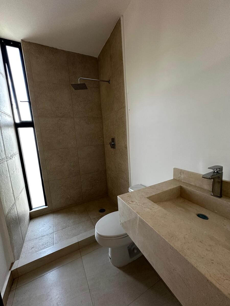 8 de 10: Baño Segunda Recámara