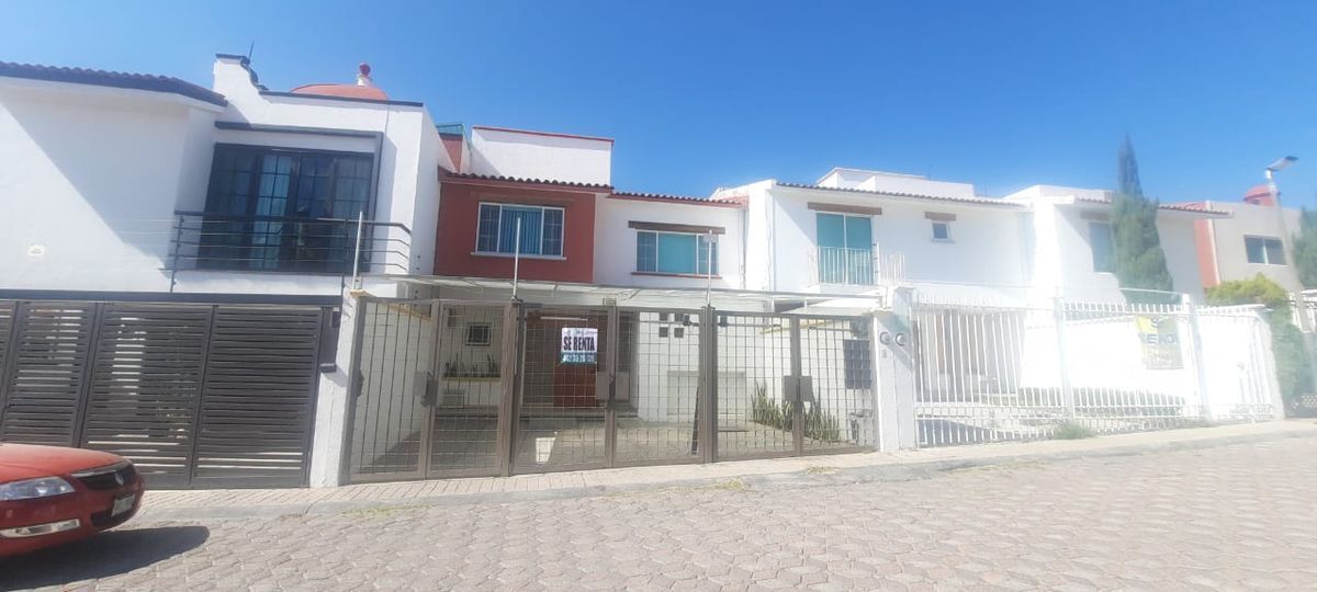 Casa en renta en Milenio cerca de los arcos de Querétaro