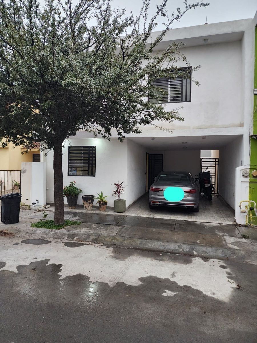 Casa en Venta en Mitras Poniente Sector Ensenada