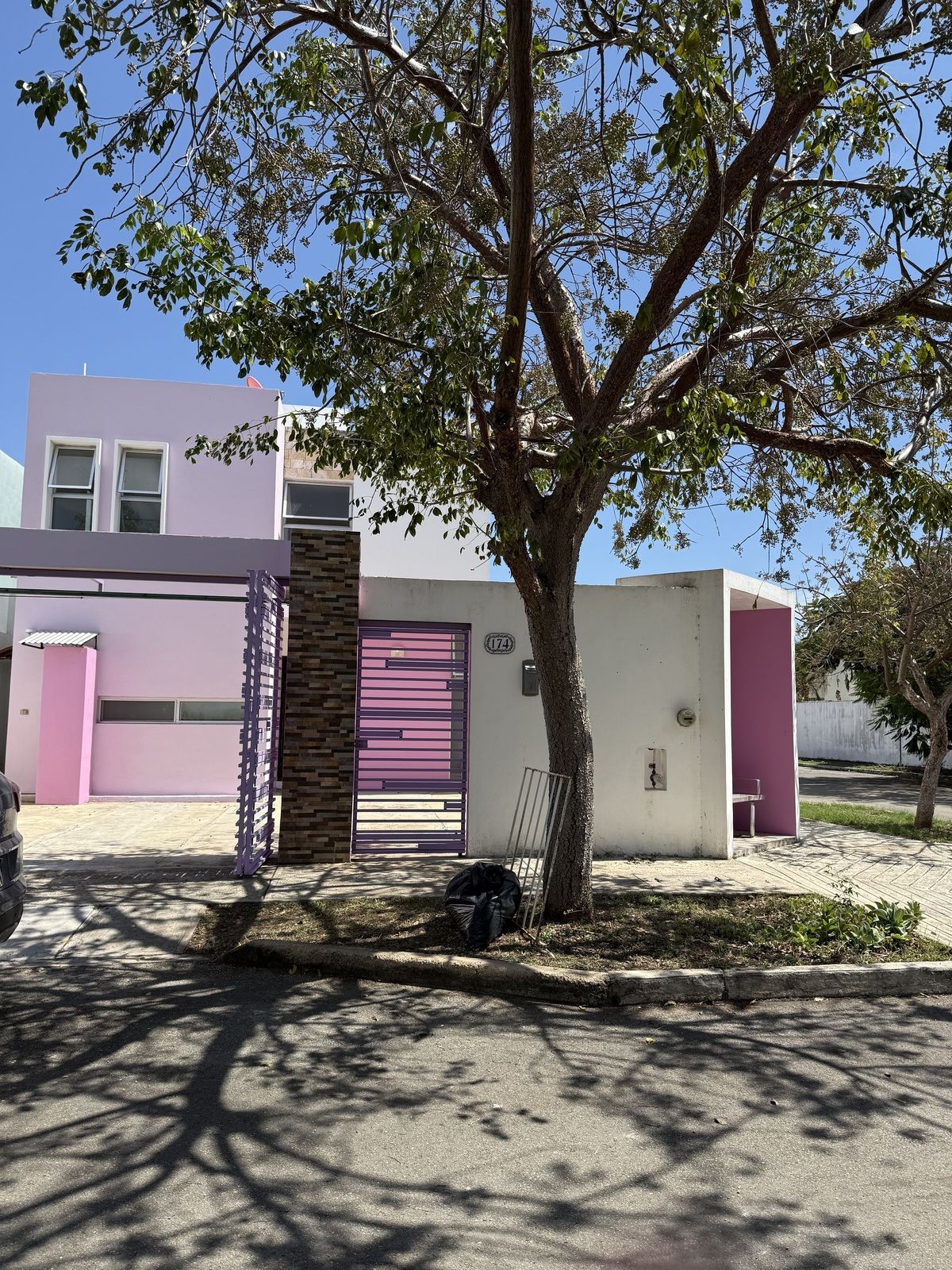 Casa en Resid. Habitare, en esquina, frente al parque, foto 1 de 28
