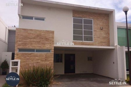 A02 CASA EN RENTA EN FRACCIONAMIENTO PRIVADO ZONA MORATILLA PUEBLA