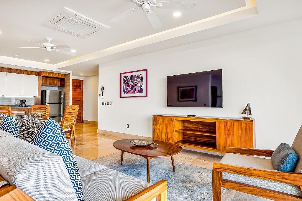 8 de 25: sala, y comedor amplios