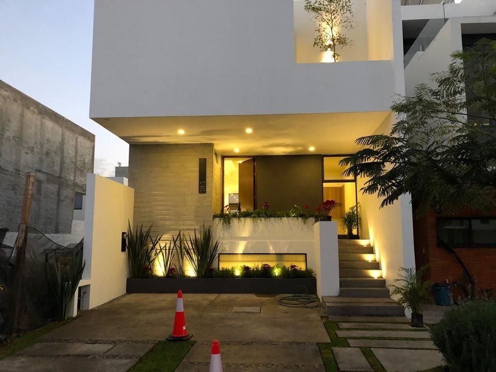 Beautiful House for Sale in the South of the City - foto 2
