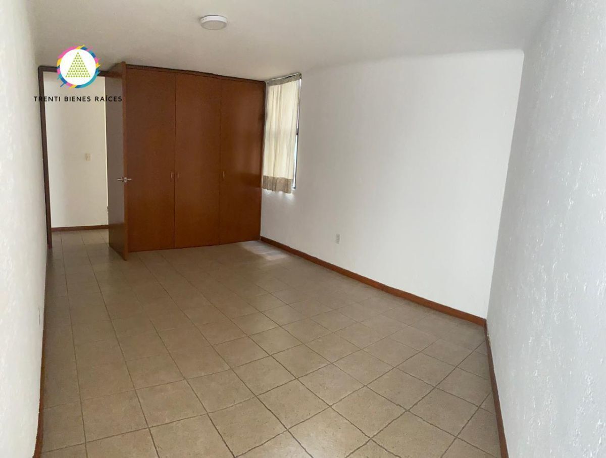 2 de 29: Recamara 1 Secundaria con amplio closet y balcón pequeño