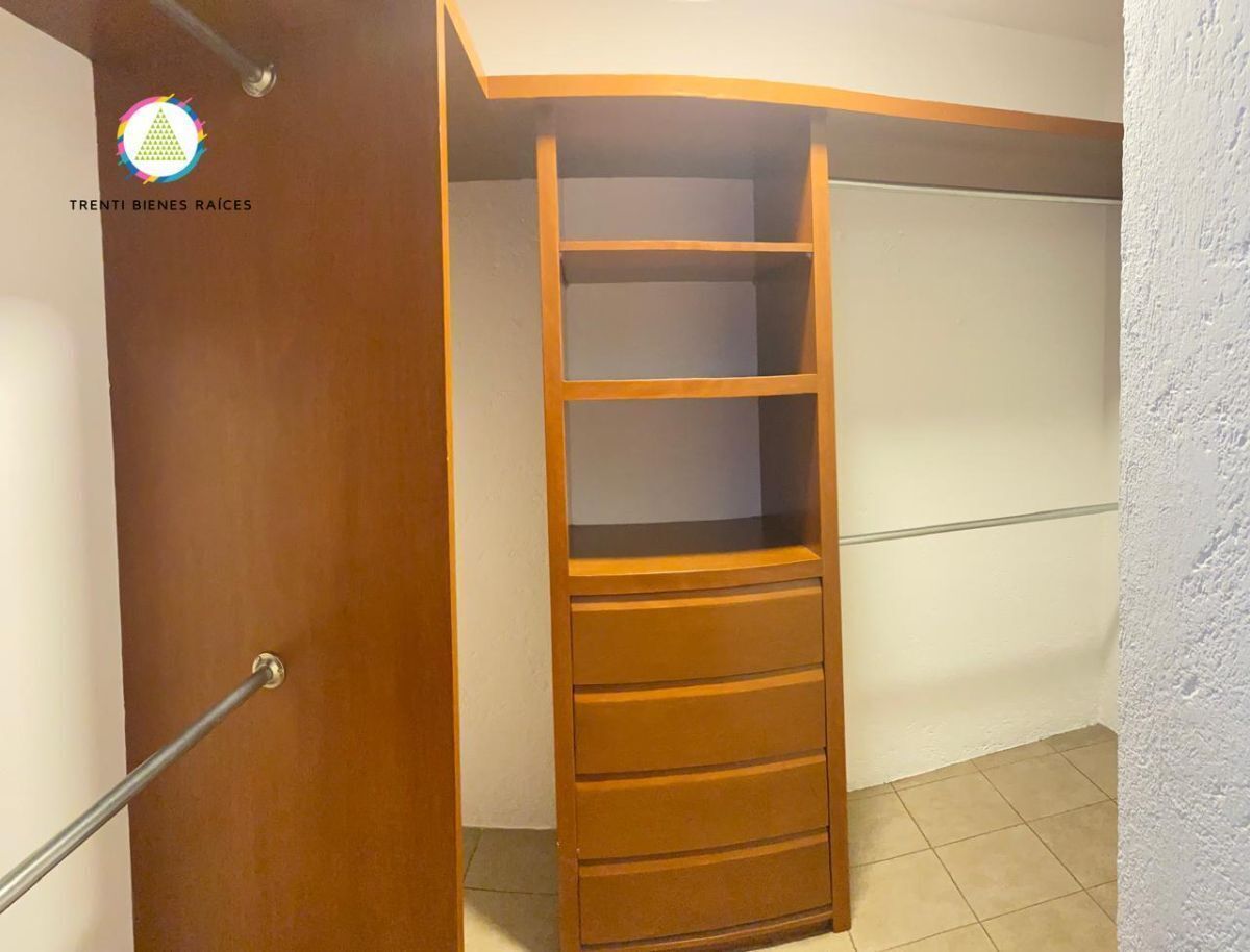 14 de 29: Vestidor recámara principal