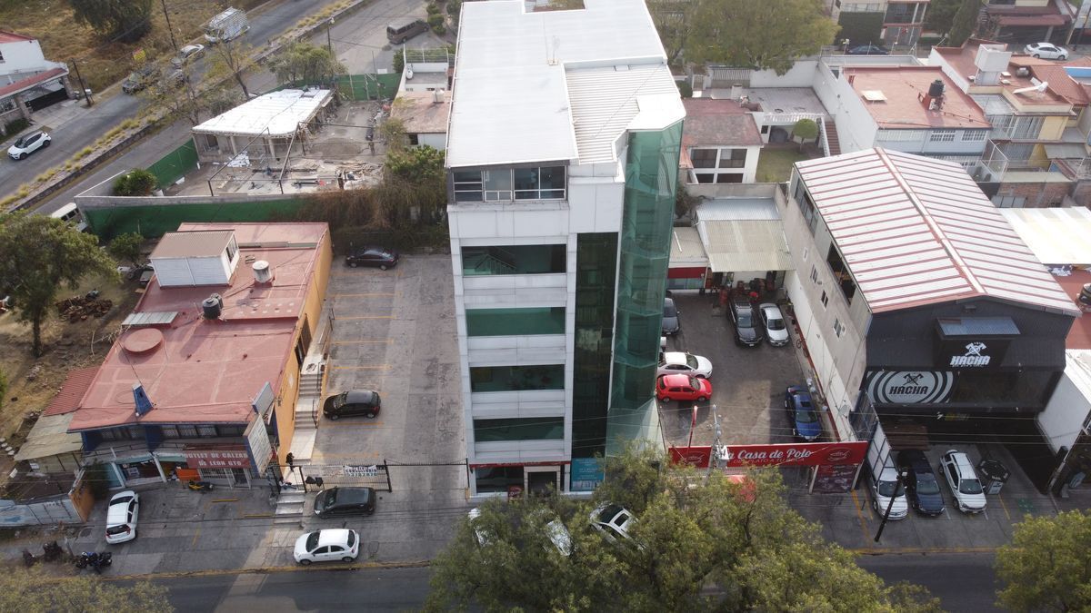 Renta de Local Comercial en Calzada de los Jinetes Las Alamedas Atizapán