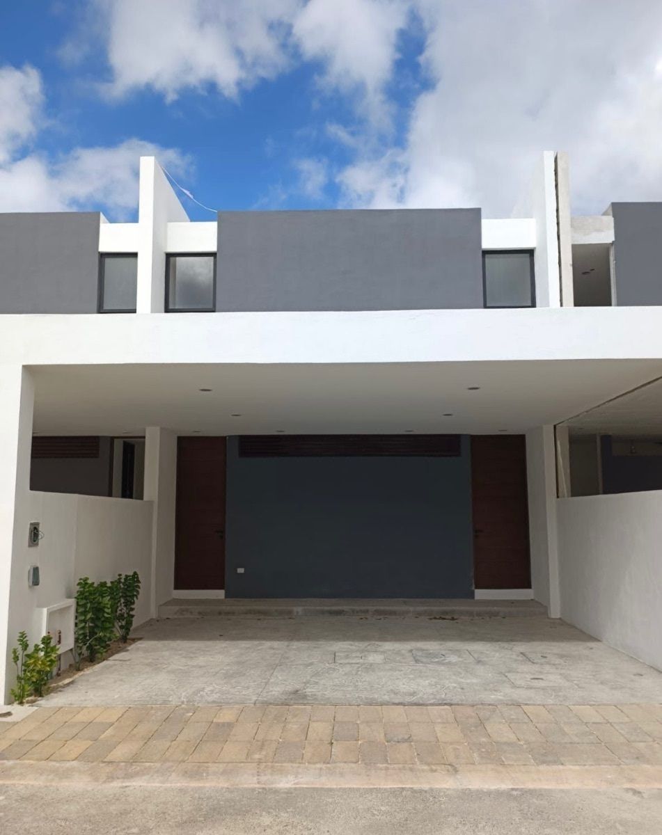 Town houses en fraccionamiento Xcanatun