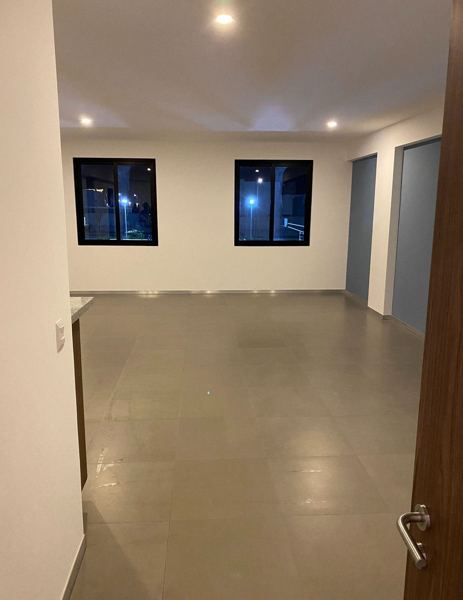 4 de 18: SALA COMEDOR