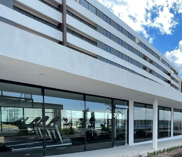 13 de 18: GIMNASIO 
AMENIDADES