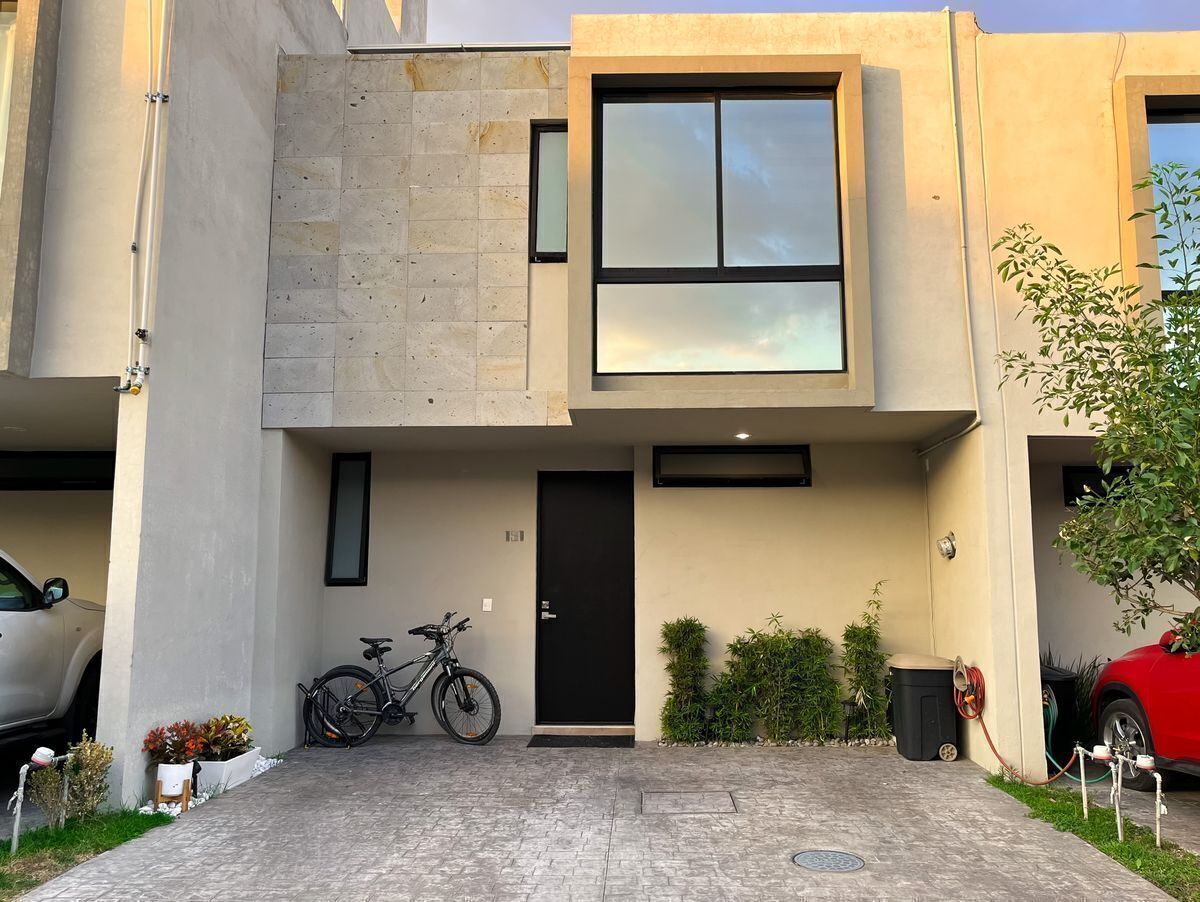 Casa en Venta Valdepeñas, Zapopan | EasyBroker