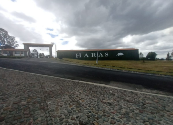 3 of 9: Entrada Con Seguridad 24 Horas