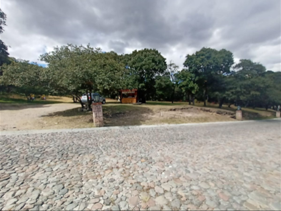 5 of 9: Vista del Terreno
