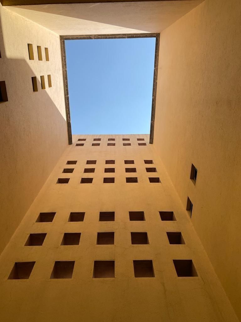 4 de 23: CUBO DE LUZ
