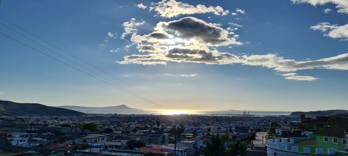 5 of 15: Vista desde la casa.