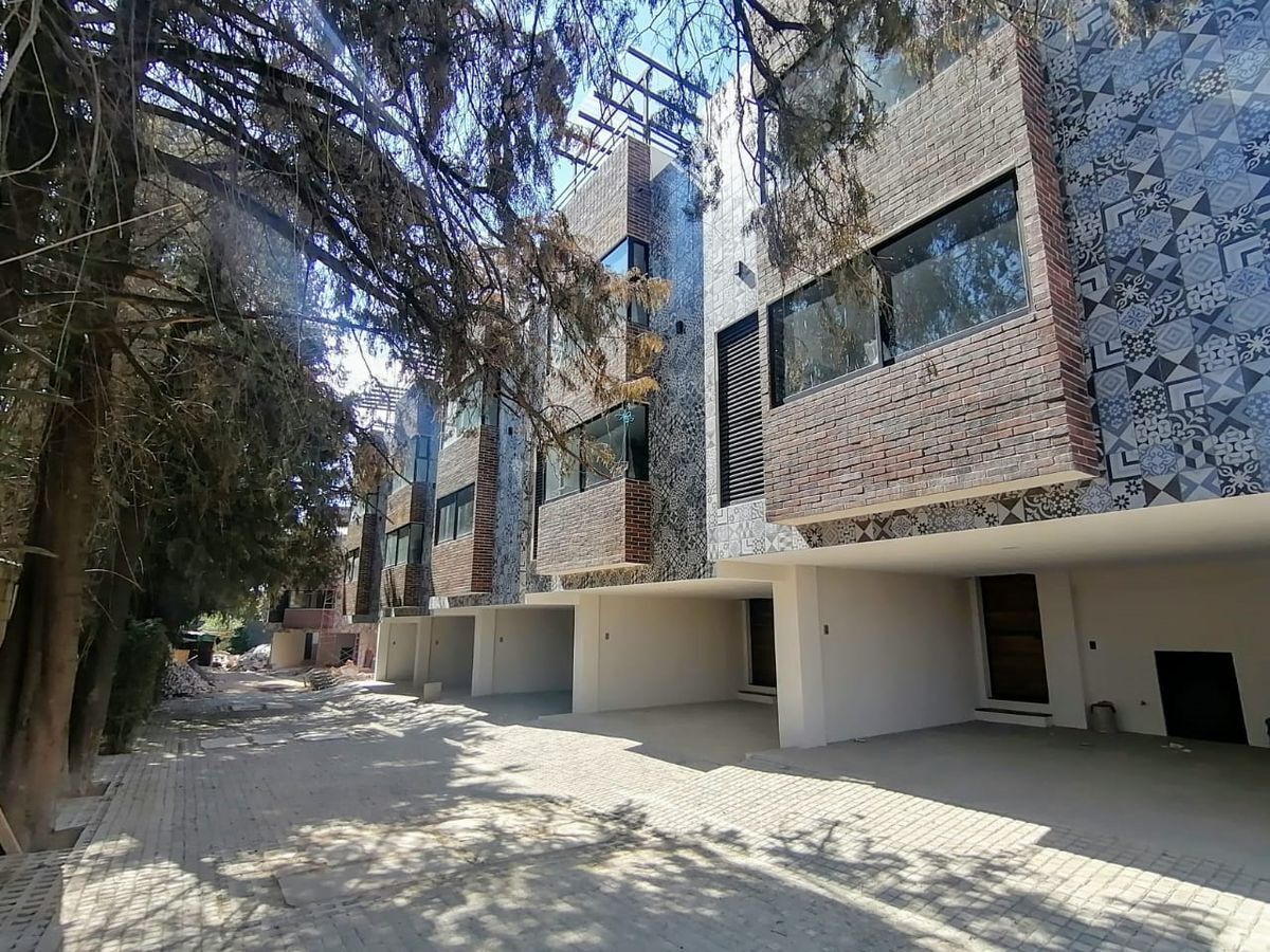 Se vende casa tipo Townhouse en Santuario Momoxpan, Puebla