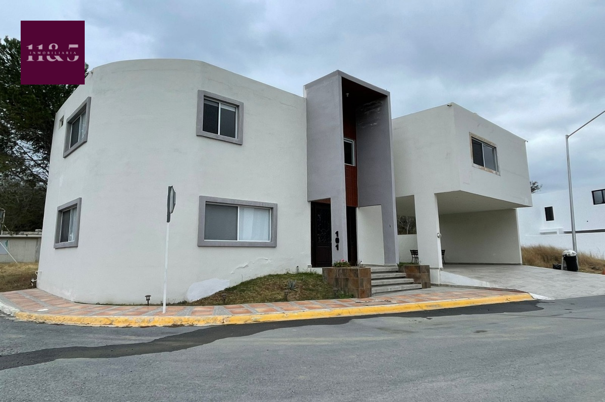 Casa en Venta en El Cercado Centro Nuevo Leon