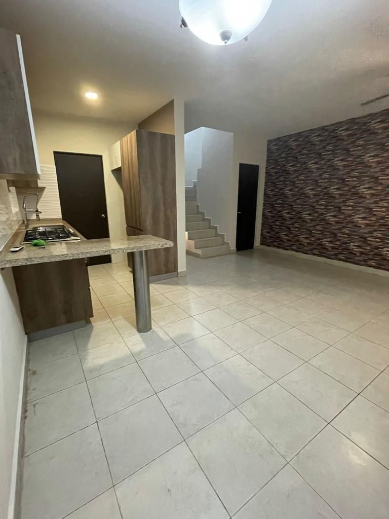 Casa en venta de dos niveles en fraccionamiento privado