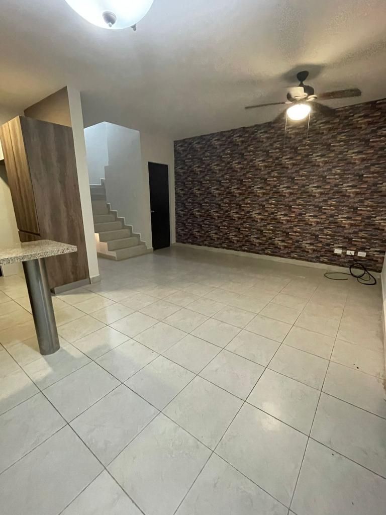 Casa en venta de dos niveles en fraccionamiento privado