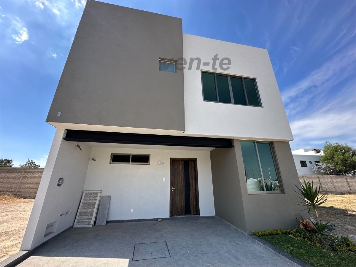 CASA EN VENTA EN SOLARES EN SOARE 3