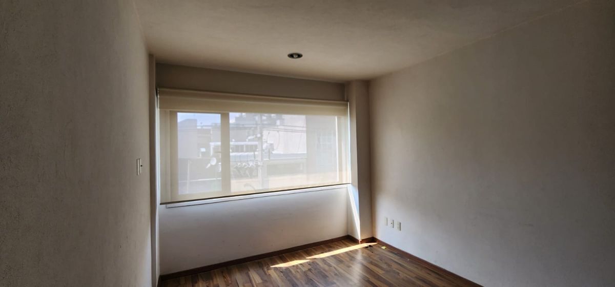 8 of 30: Recamara principal