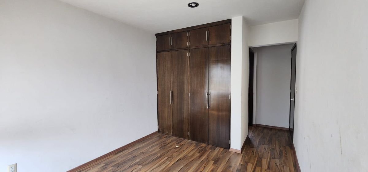 15 of 30: Recámara secundaria