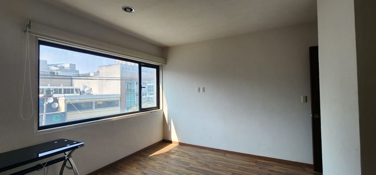 18 of 30: Vista recámara secundaria exterior.