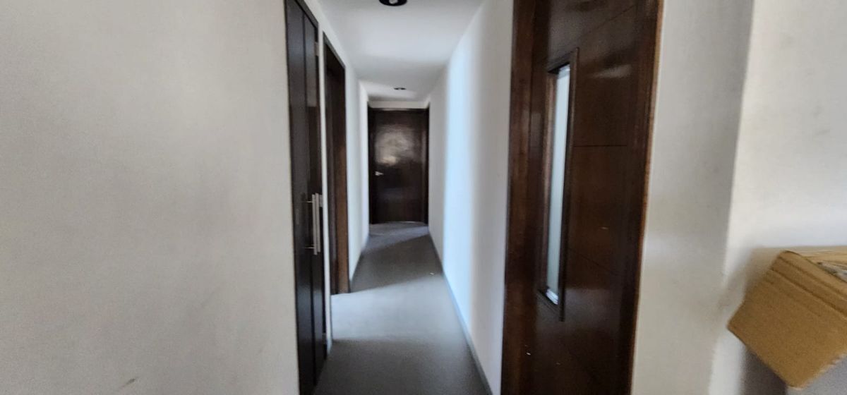 19 of 30: Pasillo hacia las recámaras