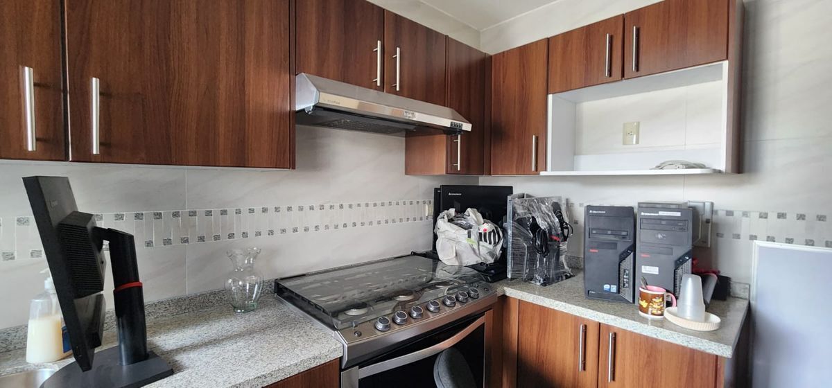 22 of 30: Cocina Integral. Cerrada.